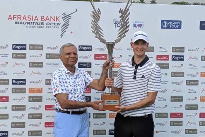 A seulement 18 ans, le jeune danois réalise son rêve de remporter l’AfrAsia Bank Mauritius Open dans un play-off